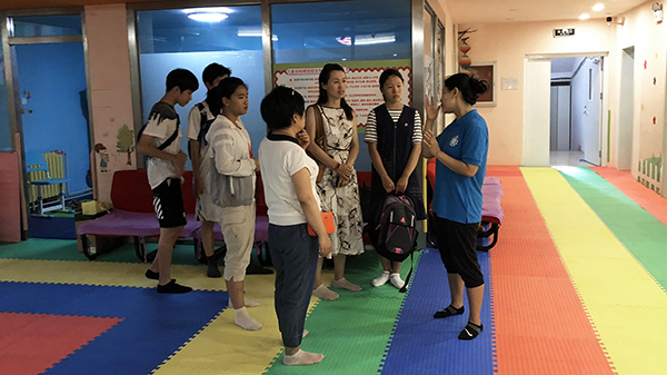一场孩子们和孩子们的生日会