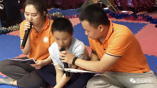一场孩子们和孩子们的生日会