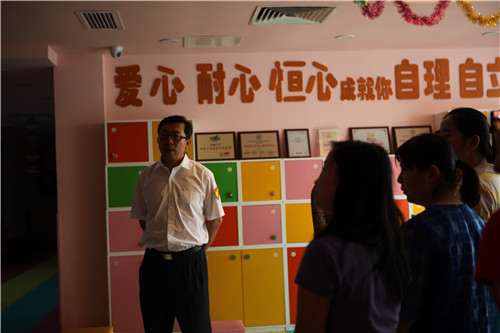 中国疾控中心慢病中心关爱鹿童、相伴成长