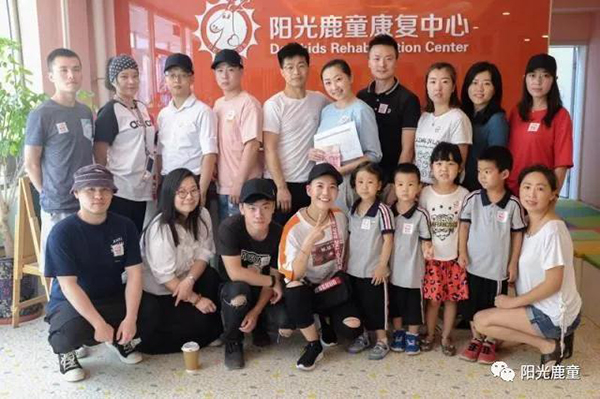 此刻，请为他们鼓掌