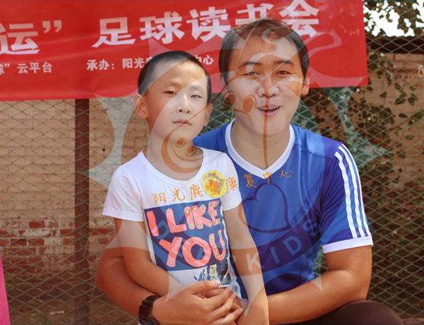 我们一起踢足球