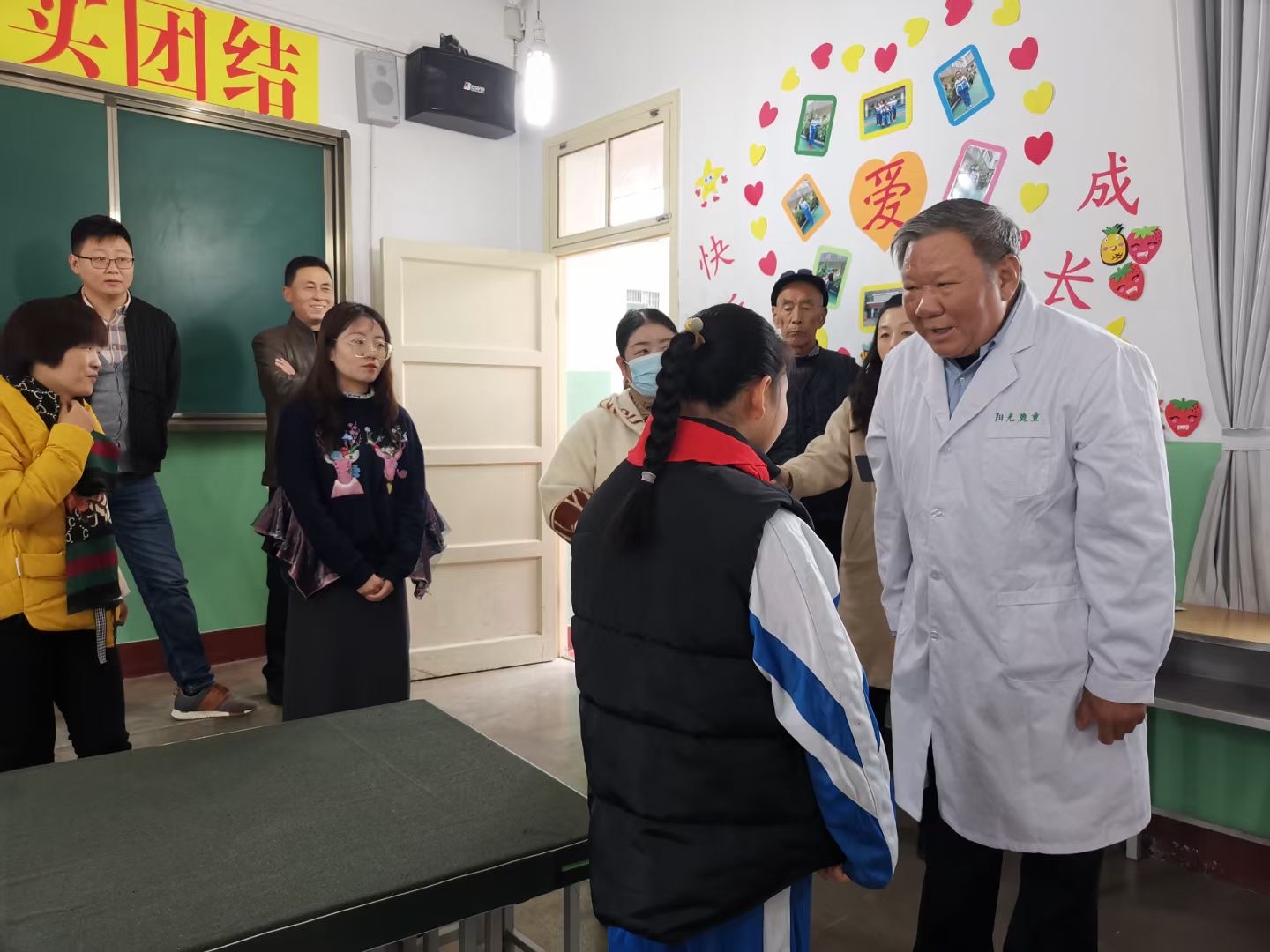 资讯丨阳光鹿童秦安县公益义诊活动