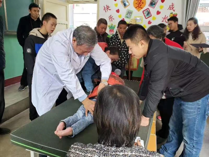 资讯丨阳光鹿童秦安县公益义诊活动
