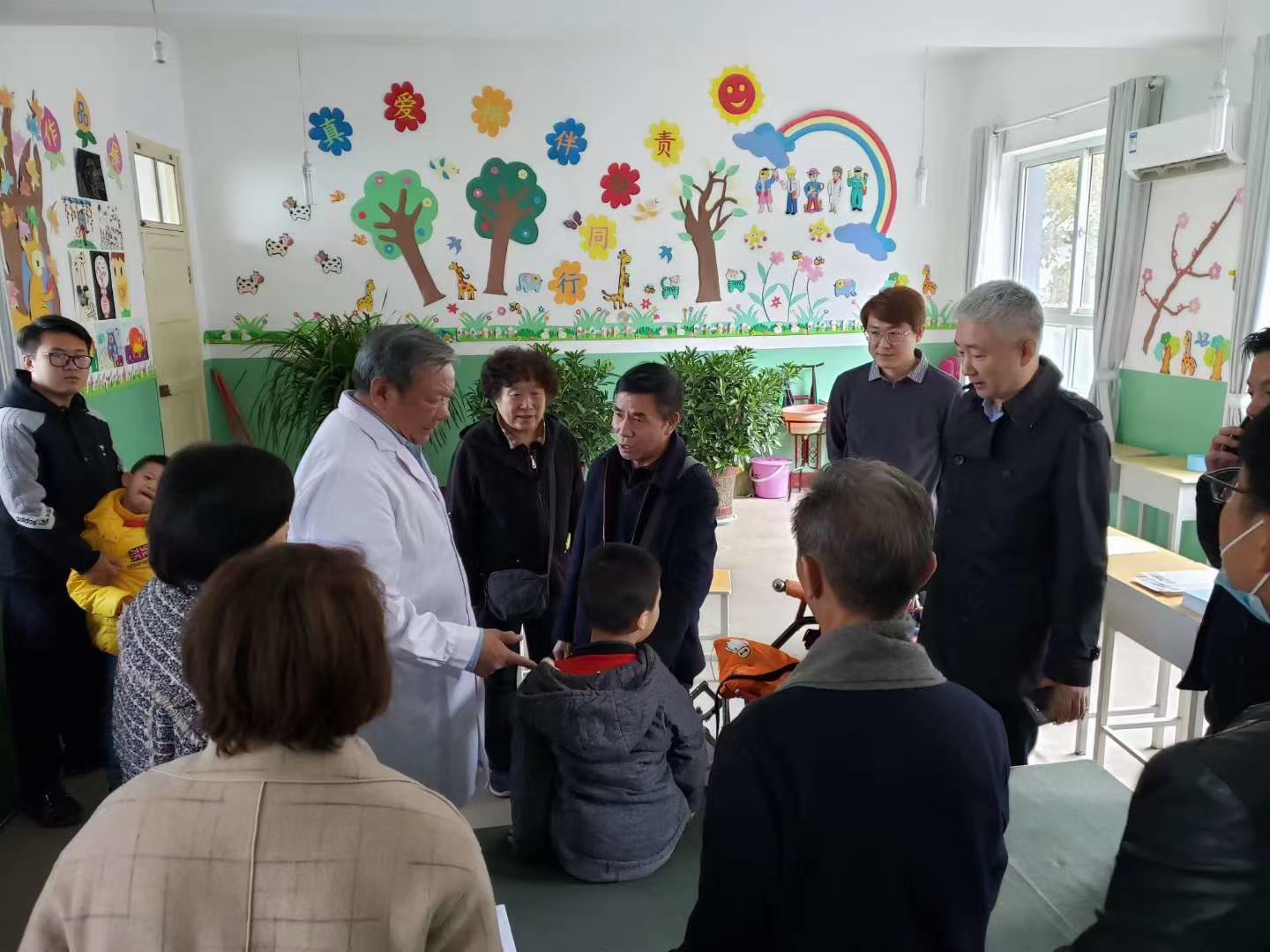 资讯丨阳光鹿童秦安县公益义诊活动