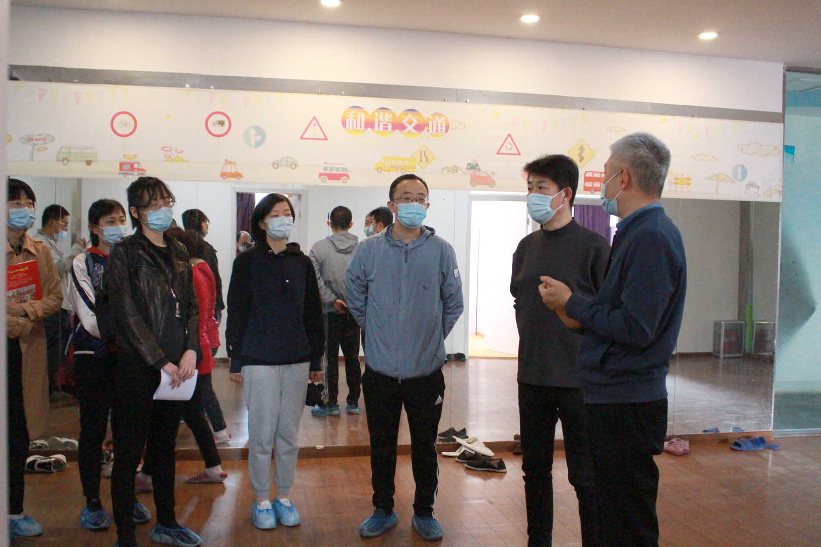 资讯丨北京西城海关党员们来到阳光鹿童开展党日活动慰问脑瘫儿童